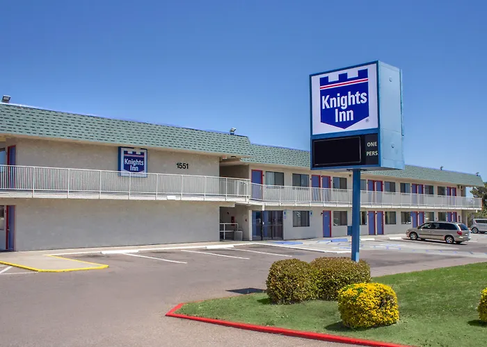 Knights / East Fry Hotel 2*