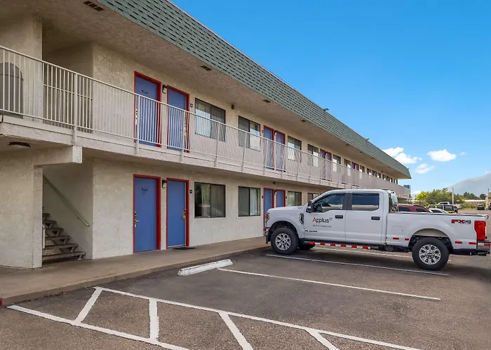 Hotel Knights / East Fry 2*