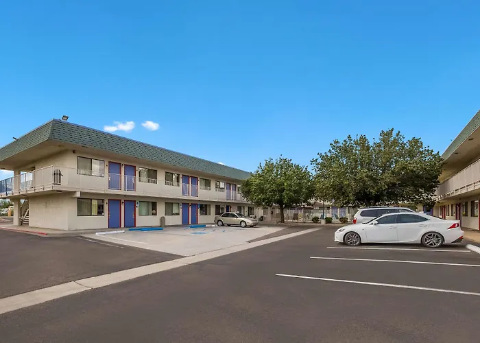 Knights / East Fry Hotel Sierra Vista