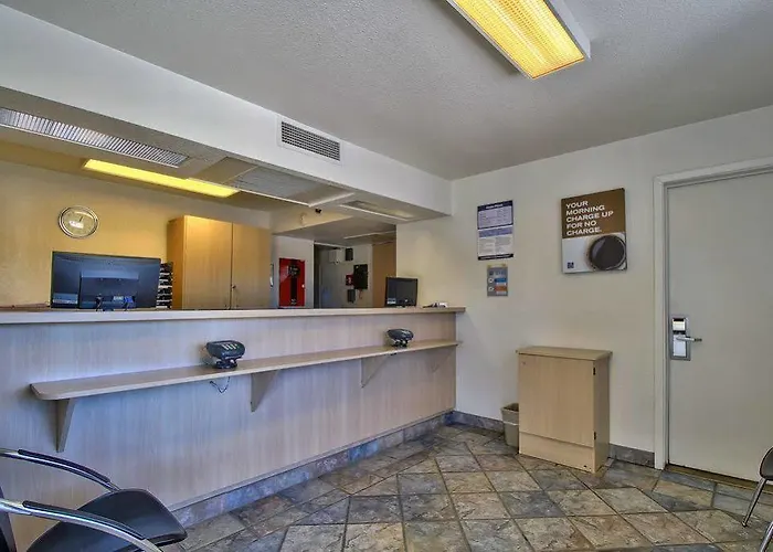 Hotel Knights / East Fry Sierra Vista