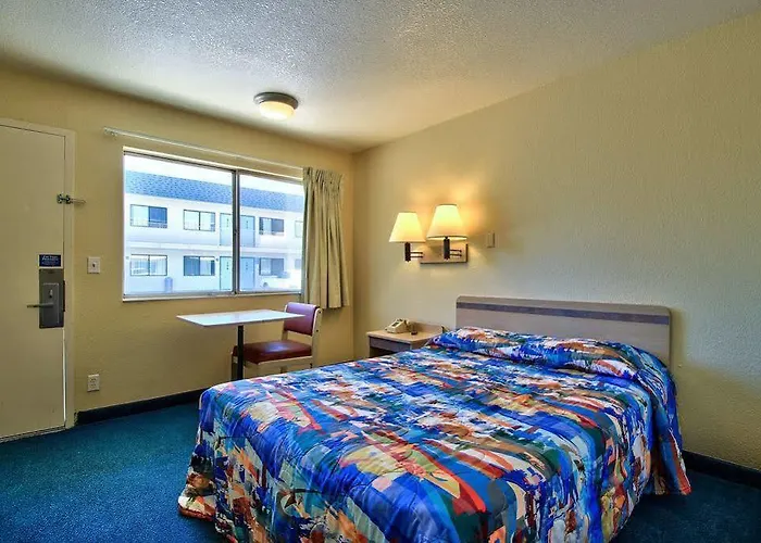 Knights / East Fry Hotel Sierra Vista